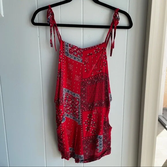 🛒✨Planet blue paisley print romper - Picture 1 of 10